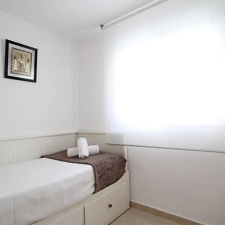 Friendly Parellades Apartment *